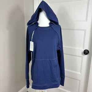 NWT Care + Wear x Oscar dela Renta Chest Port Access Hoodie Size M